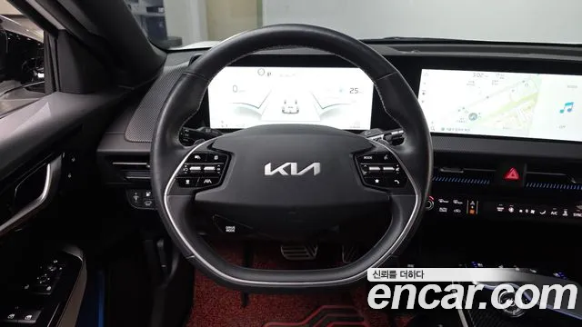 Kia EV6 2023 — фото 14