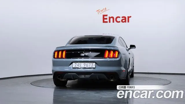 Ford Mustang 2015 — фото 4