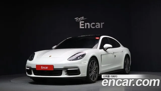 Porsche Panamera 2020 — фото 1