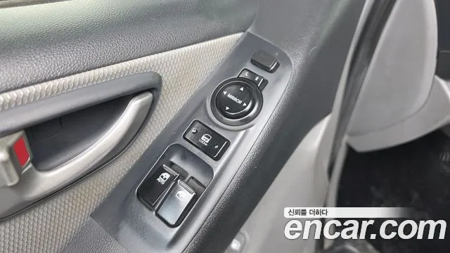 Hyundai Starex 2009 — фото 12