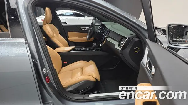 Volvo S60 2020 — фото 10