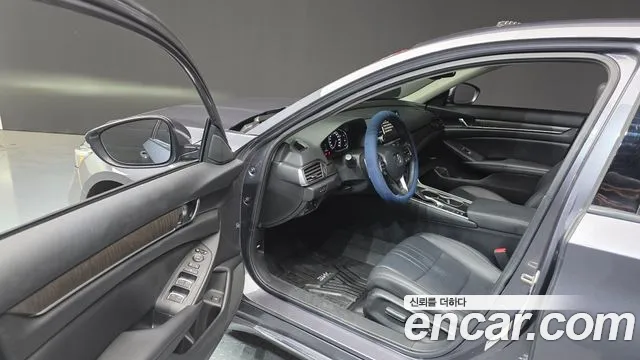 Honda Accord 2019 — фото 10