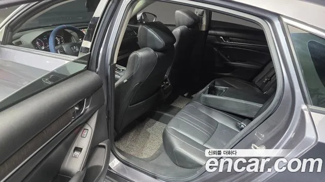 Honda Accord 2019 — фото 11