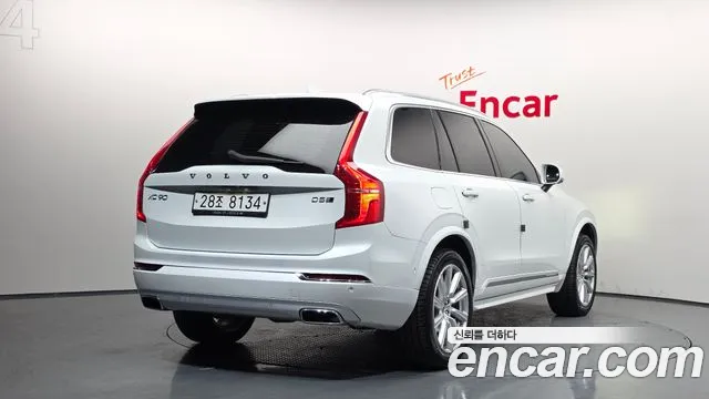 Volvo XC90 2018 — фото 2