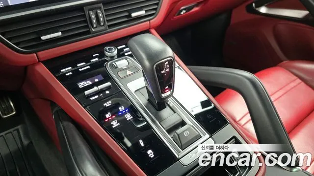 Porsche Cayenne 2020 — фото 9