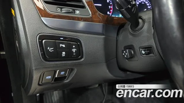 Hyundai Equus 2013 — фото 16