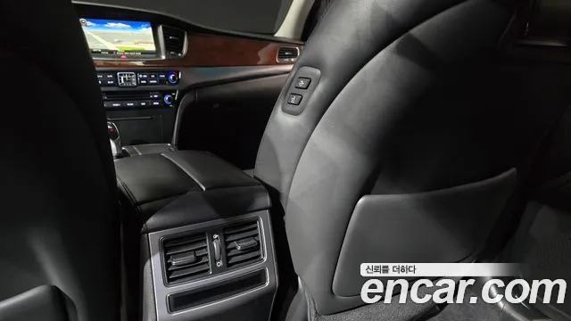Hyundai Equus 2013 — фото 18