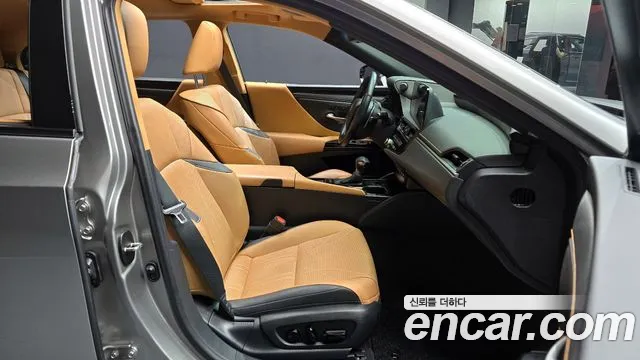 Lexus ES 2023 — фото 10