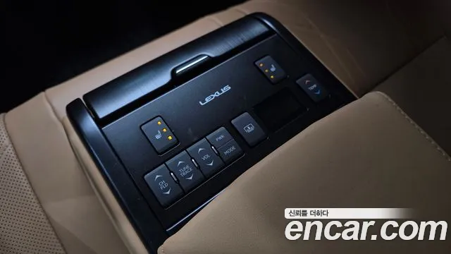 Lexus ES 2023 — фото 17
