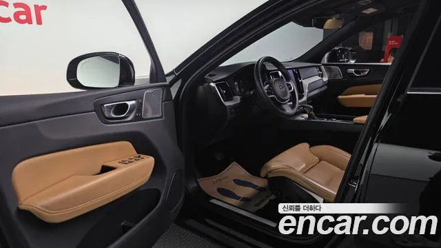 Volvo XC60 2020 — фото 10