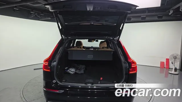Volvo XC60 2020 — фото 20