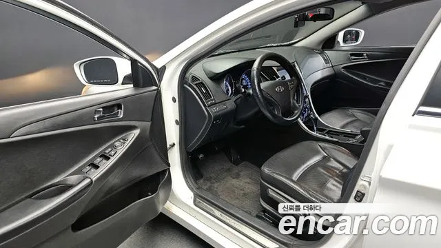 Hyundai Sonata 2011 — фото 11