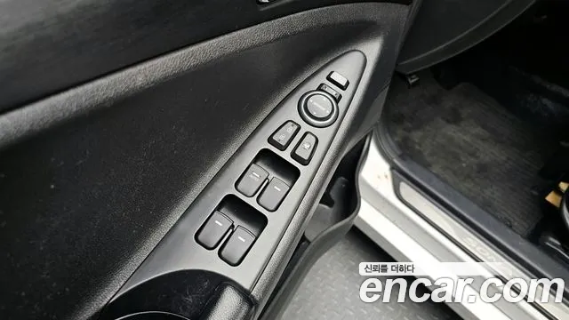 Hyundai Sonata 2011 — фото 17