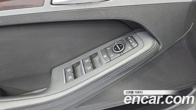 Hyundai Genesis 2015 — фото 12