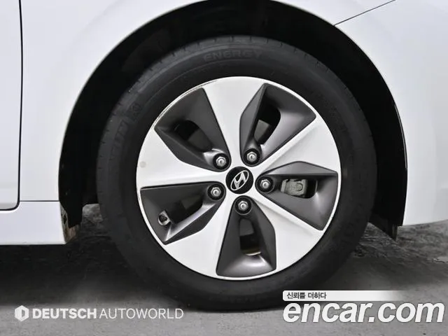Hyundai Ioniq 2019 — фото 5