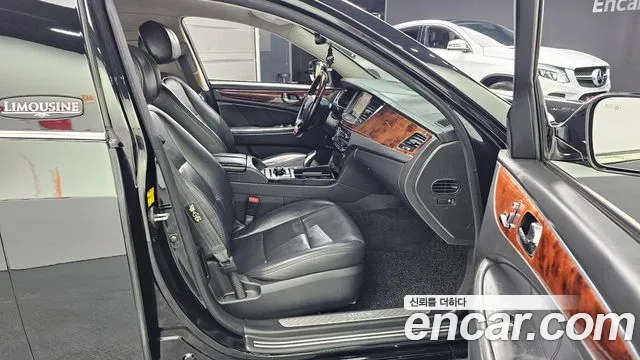 Hyundai Equus 2015 — фото 11
