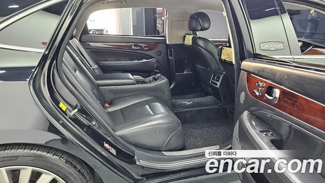 Hyundai Equus 2015 — фото 12