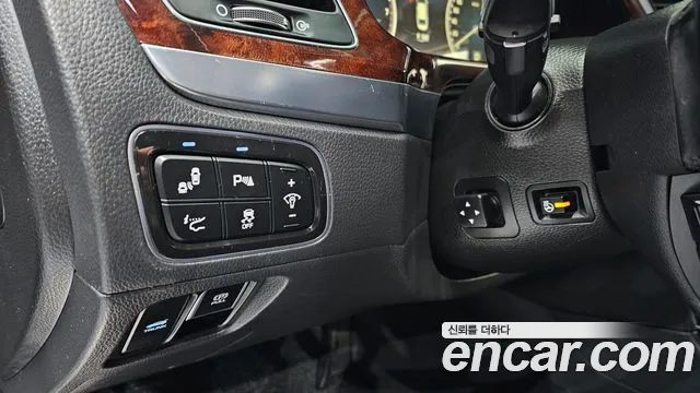 Hyundai Equus 2015 — фото 16