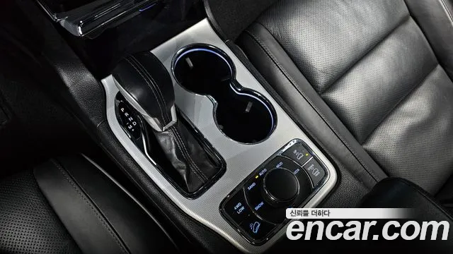 Jeep Cherokee 2020 — фото 9