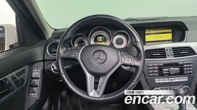 Mercedes-Benz C-Class 2012 — фото 13