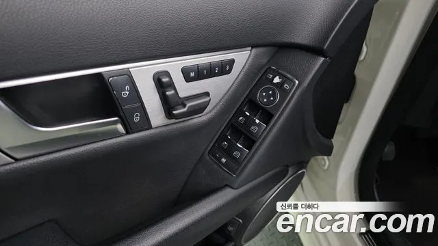 Mercedes-Benz C-Class 2012 — фото 17