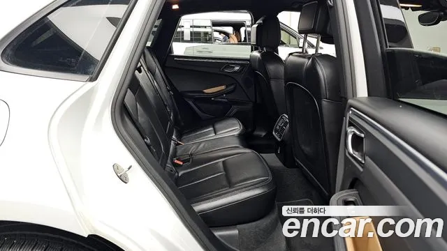 Porsche Macan 2018 — фото 12
