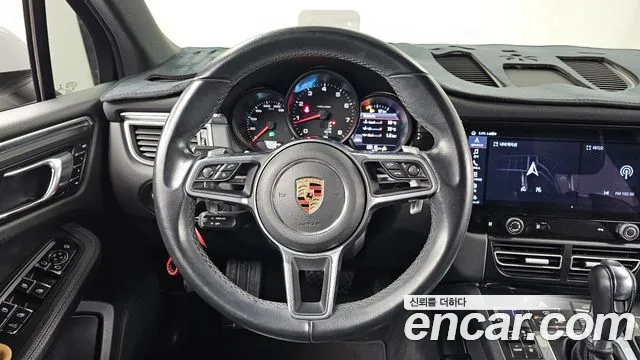Porsche Macan 2018 — фото 13