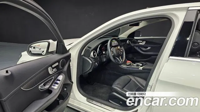 Mercedes-Benz C-Class 2019 — фото 11
