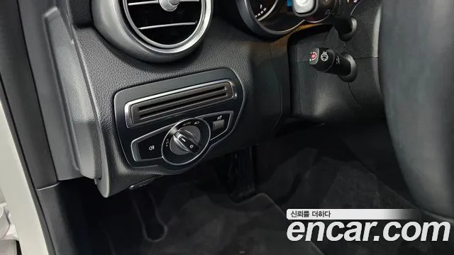 Mercedes-Benz C-Class 2019 — фото 16