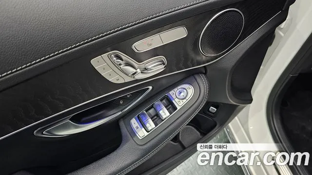Mercedes-Benz C-Class 2019 — фото 18