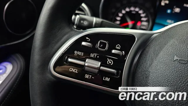 Mercedes-Benz C-Class 2019 — фото 19