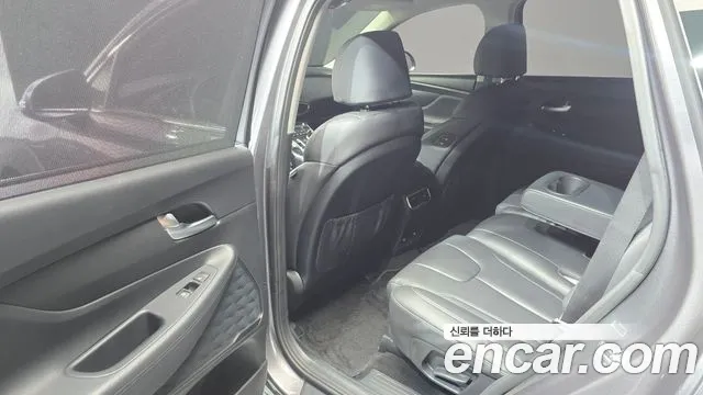 Hyundai Santafe 2023 — фото 11
