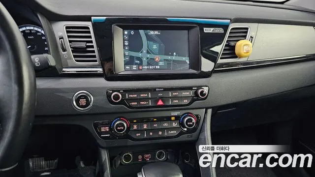 Kia Niro 2017 — фото 13
