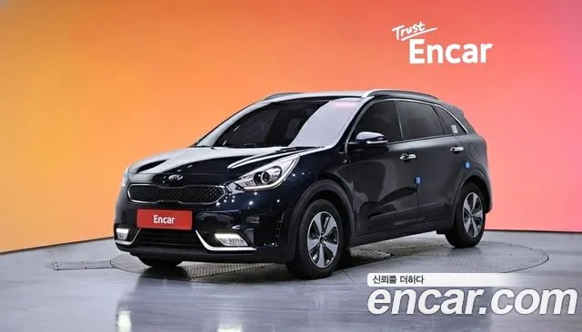 Kia Niro 2017 — фото 20