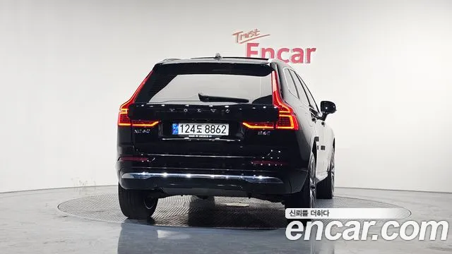 Volvo XC60 2022 — фото 4