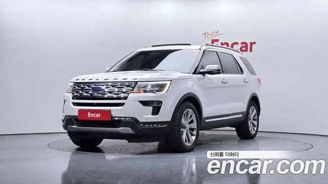 Ford Explorer 2019 — фото 1