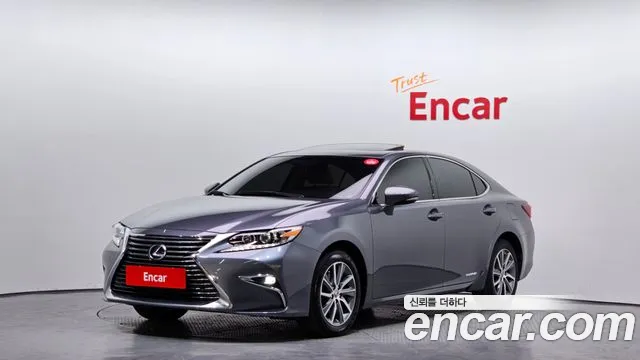Lexus ES 2018 — фото 1