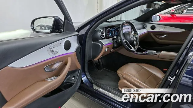 Mercedes-Benz E-Class 2021 — фото 10