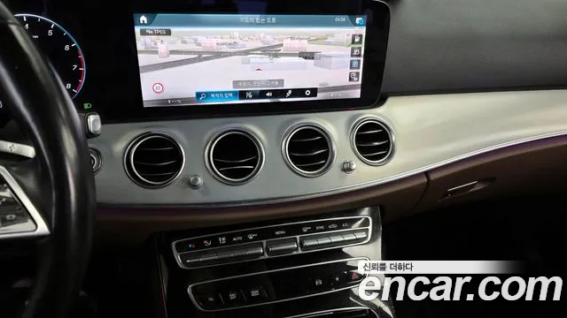 Mercedes-Benz E-Class 2021 — фото 14
