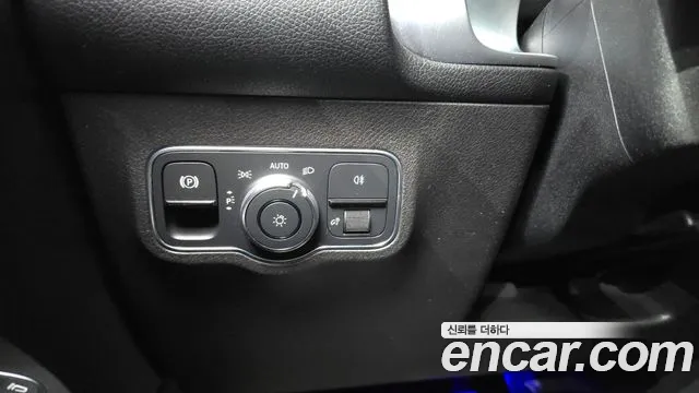Mercedes-Benz GLB-Class 2021 — фото 18