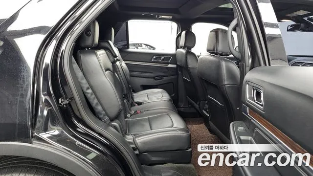 Ford Explorer 2017 — фото 12