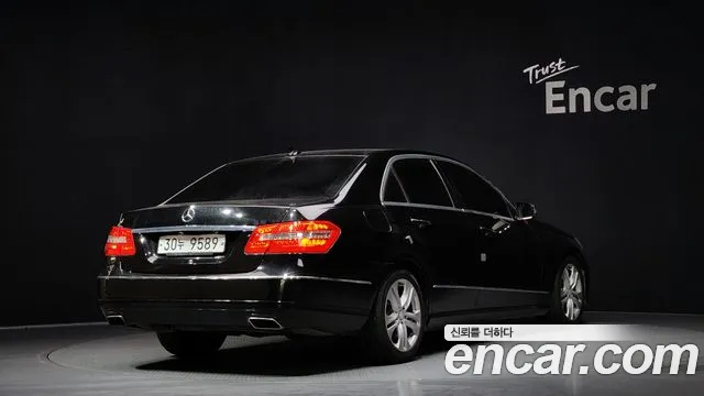 Mercedes-Benz E-Class 2013 — фото 2