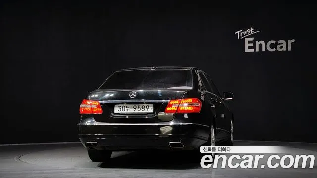 Mercedes-Benz E-Class 2013 — фото 4