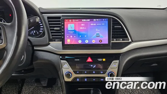 Hyundai AVANTE 2016 — фото 14