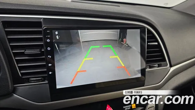 Hyundai AVANTE 2016 — фото 15