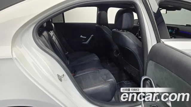 Mercedes-Benz A-Class 2022 — фото 12