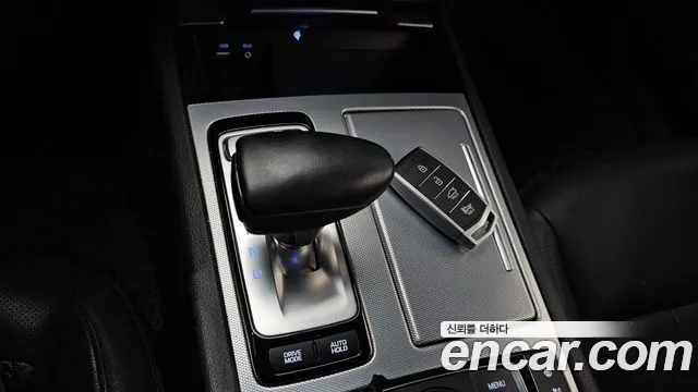 Genesis G80 2017 — фото 9