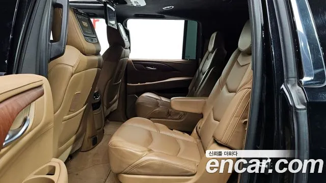 Cadillac Escalade 2017 — фото 12