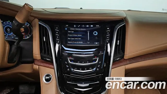 Cadillac Escalade 2017 — фото 14