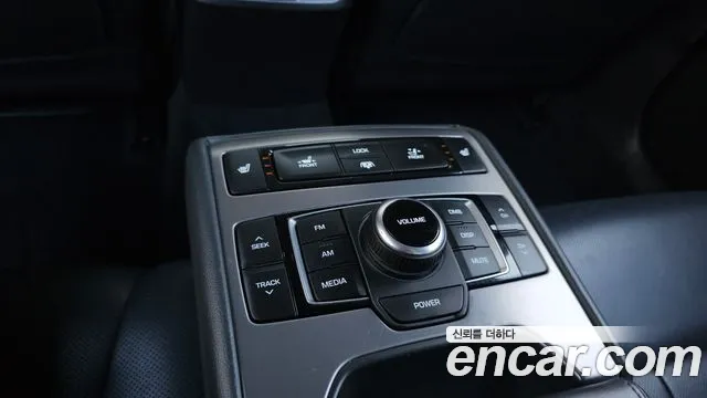 Hyundai Genesis 2016 — фото 19